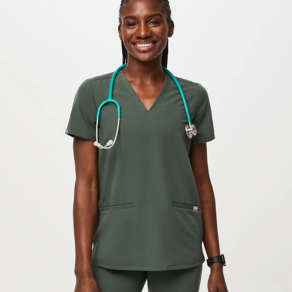 Figs Moss Casma 3-Pocket Scrubs Top